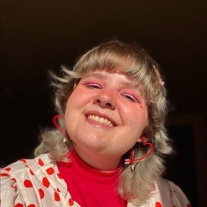 Meet your Posher, Haylee